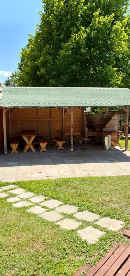 100 Eves Fogado Bed & Breakfast Szatymaz Exterior foto