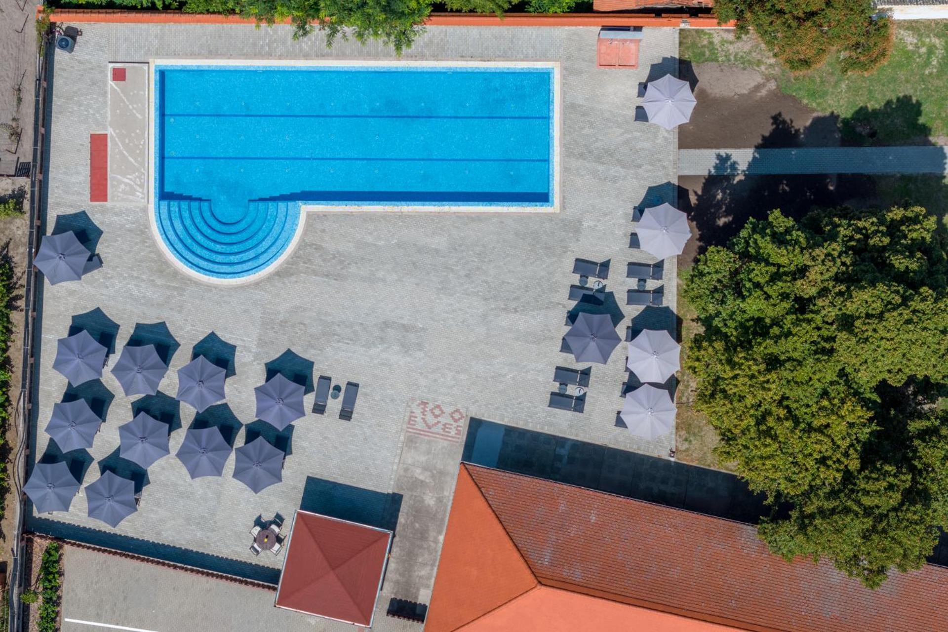 100 Eves Fogado Bed & Breakfast Szatymaz Exterior foto