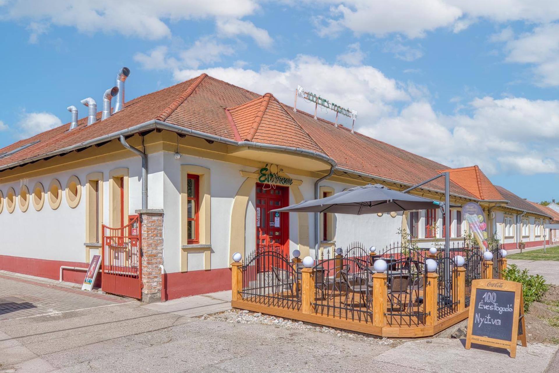 100 Eves Fogado Bed & Breakfast Szatymaz Exterior foto